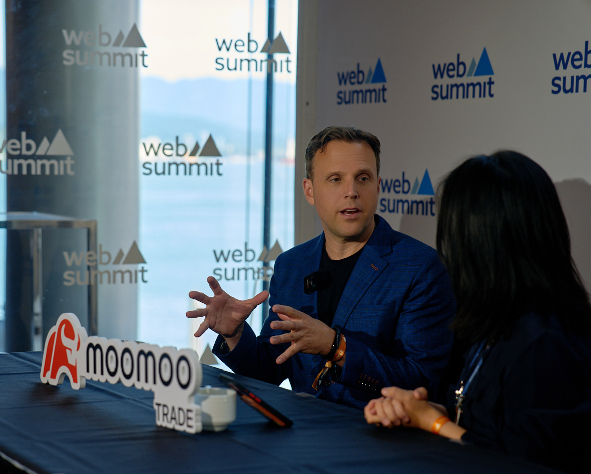 富途moomoo CEO Michael 在2026年温哥华Web Summit接受采访